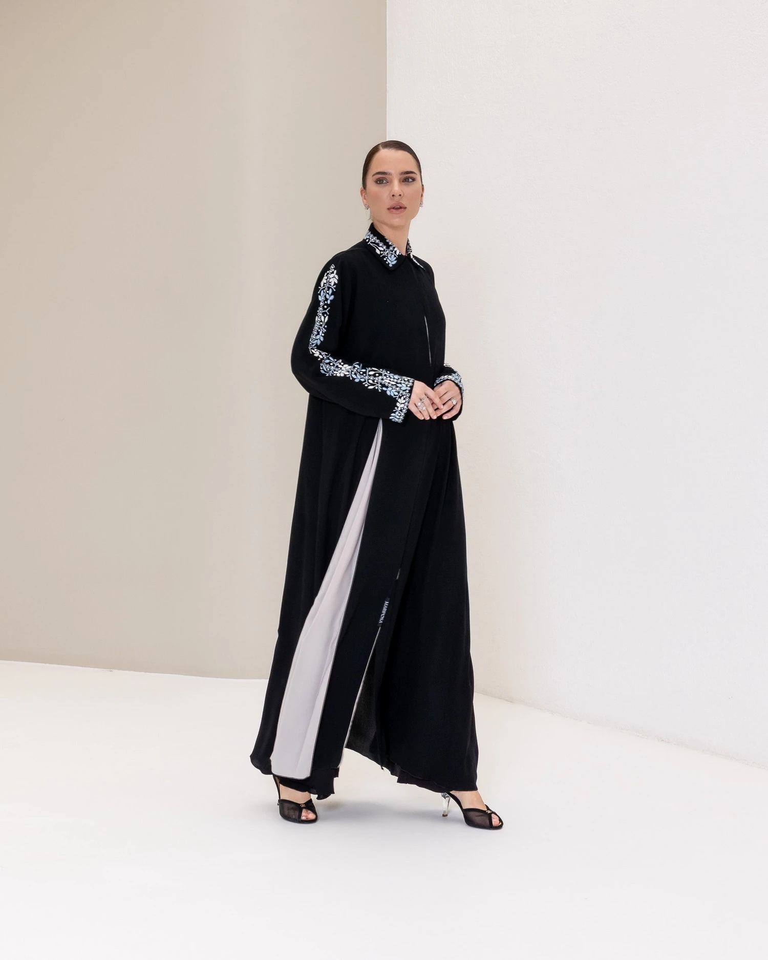 688716792ed28501d6318b9b UNQ015 - Image 1